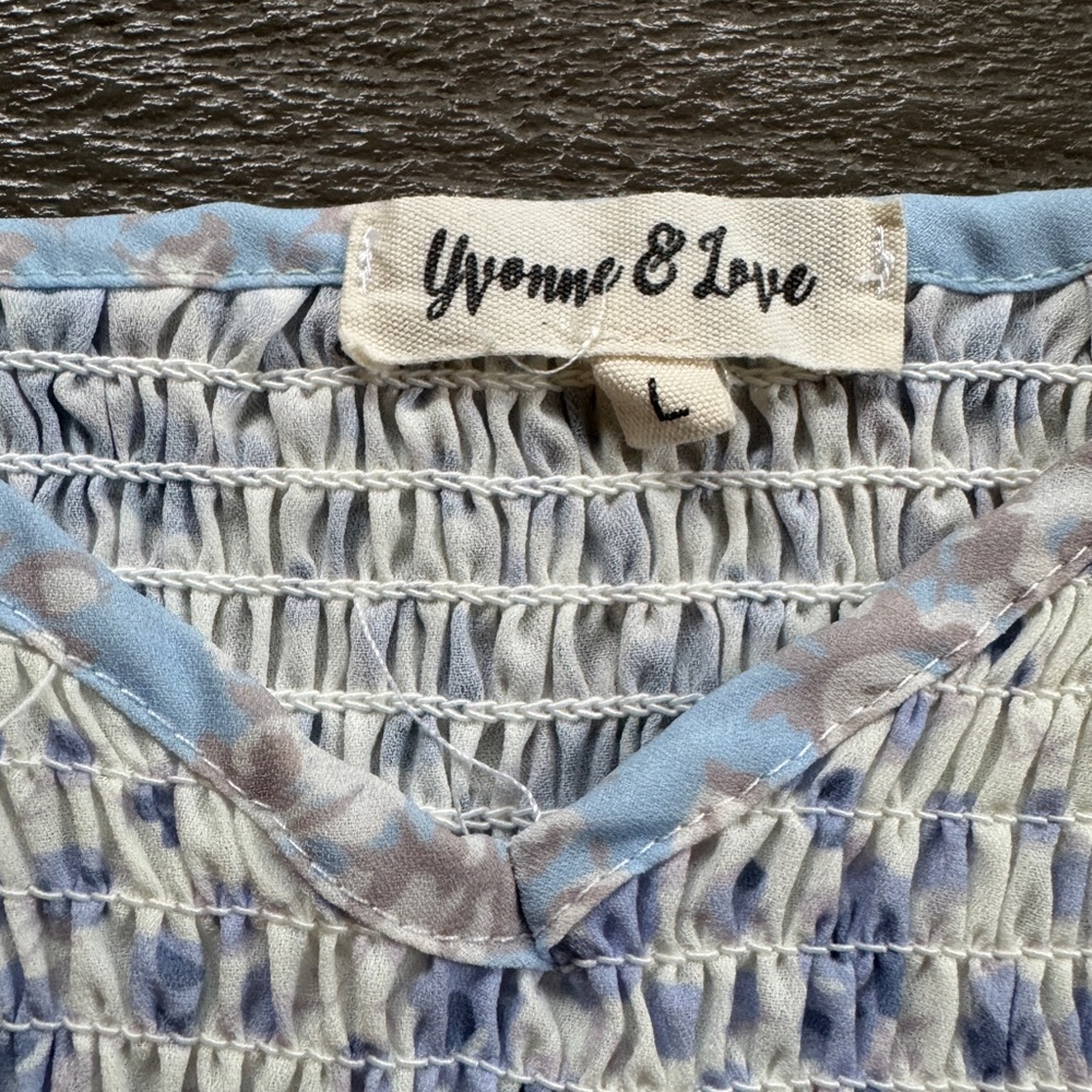 Yvonne & Love Shabby Chic Mini Dress with Balloon Sleeves, 33” shoulder to hem - Picture 3 of 6